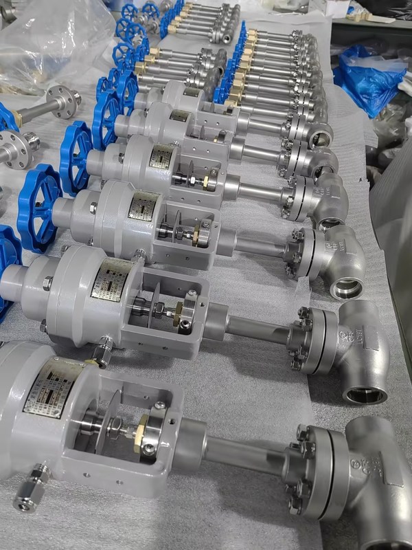 LNG/LOX/LIN अनुप्रयोगों और तापमान रेंज -196 से +80°C के लिए CF8/CF3 वाल्व बॉडी के साथ 42Mpa उच्च दबाव क्रायोजेनिक ग्लोब वाल्व
